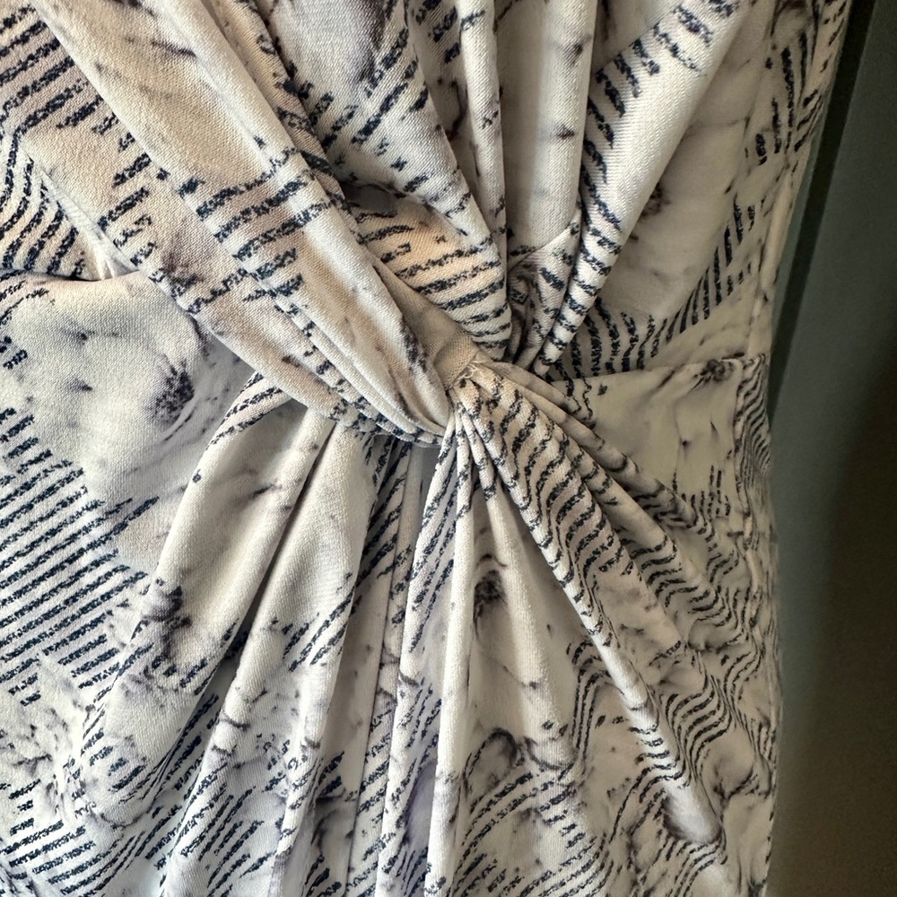 BCBGeneration Faux wrap dress Size M - Picture 5 of 7